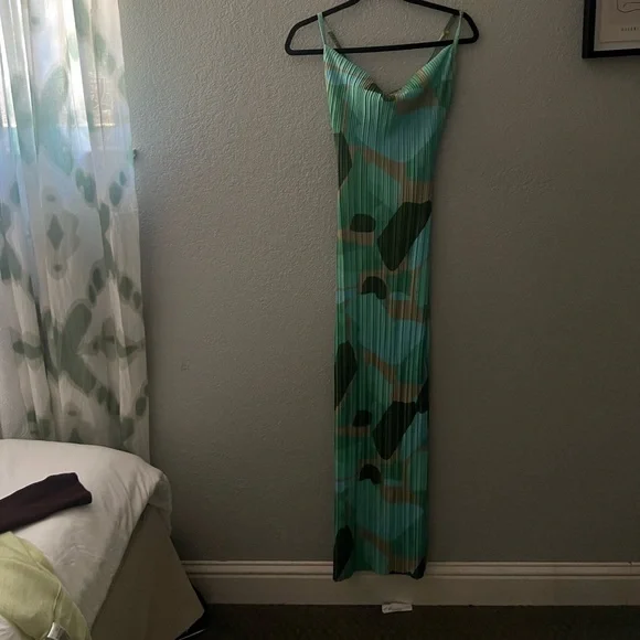 Green Abstract Print Plisse Strappy Maxi
